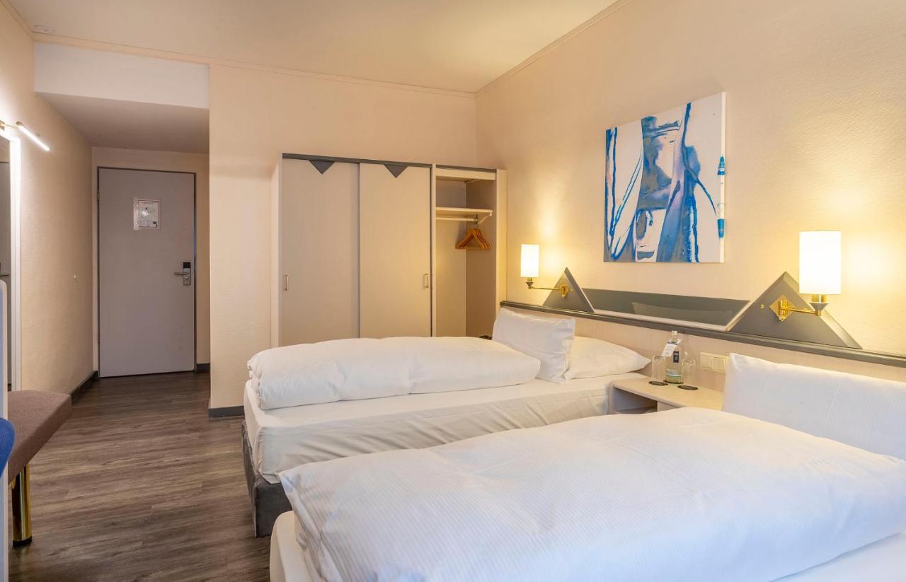 Parkhotel Berghoelzchen Хильдесхайм Экстерьер фото