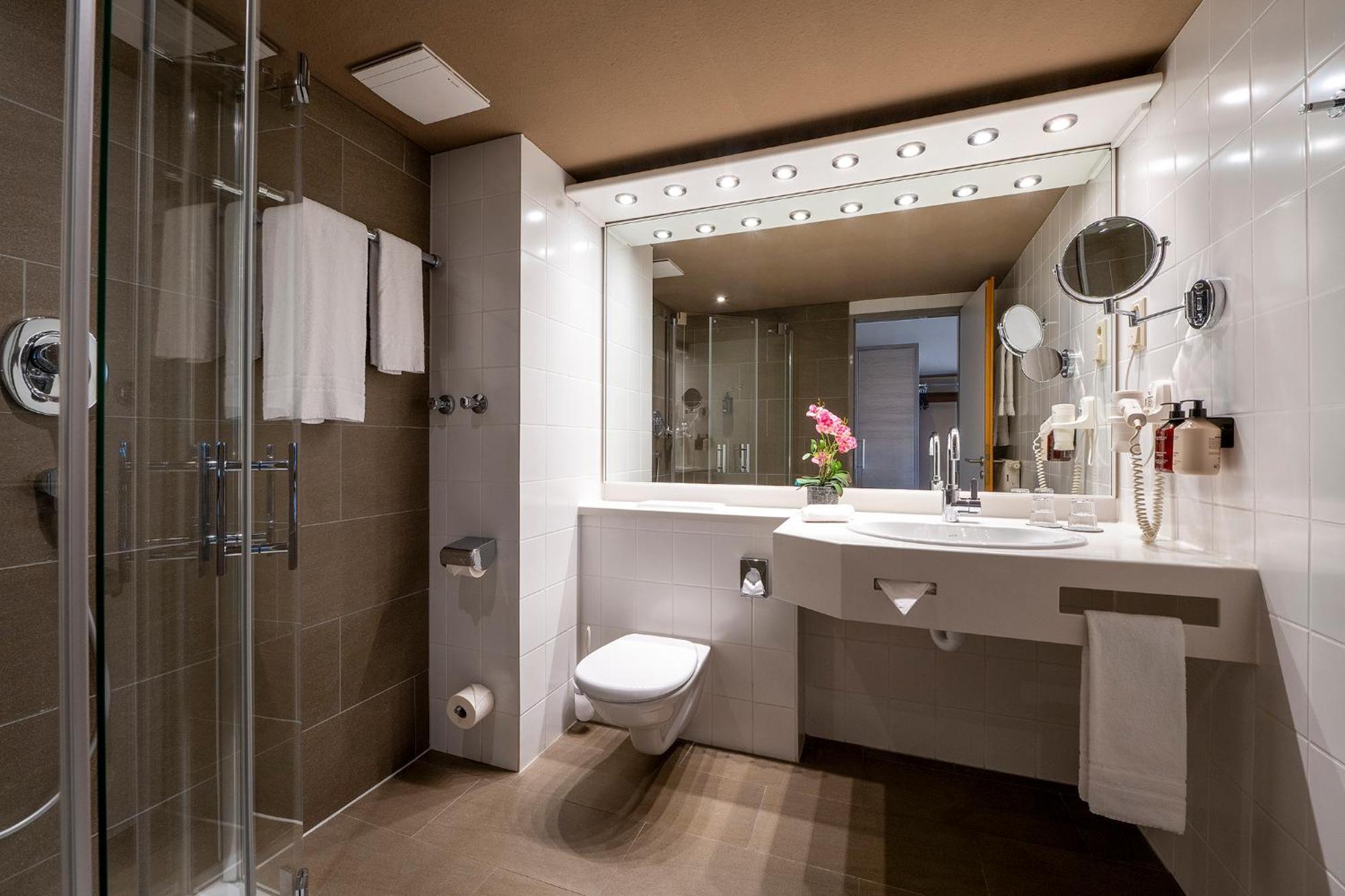 Parkhotel Berghoelzchen Хильдесхайм Экстерьер фото