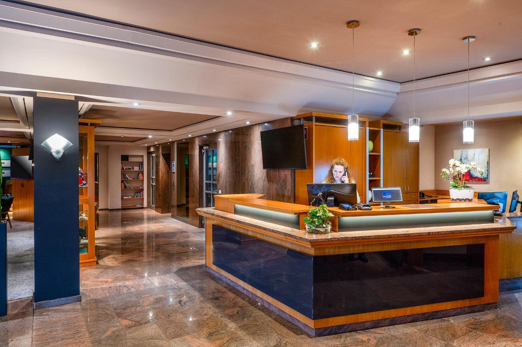 Parkhotel Berghoelzchen Хильдесхайм Экстерьер фото